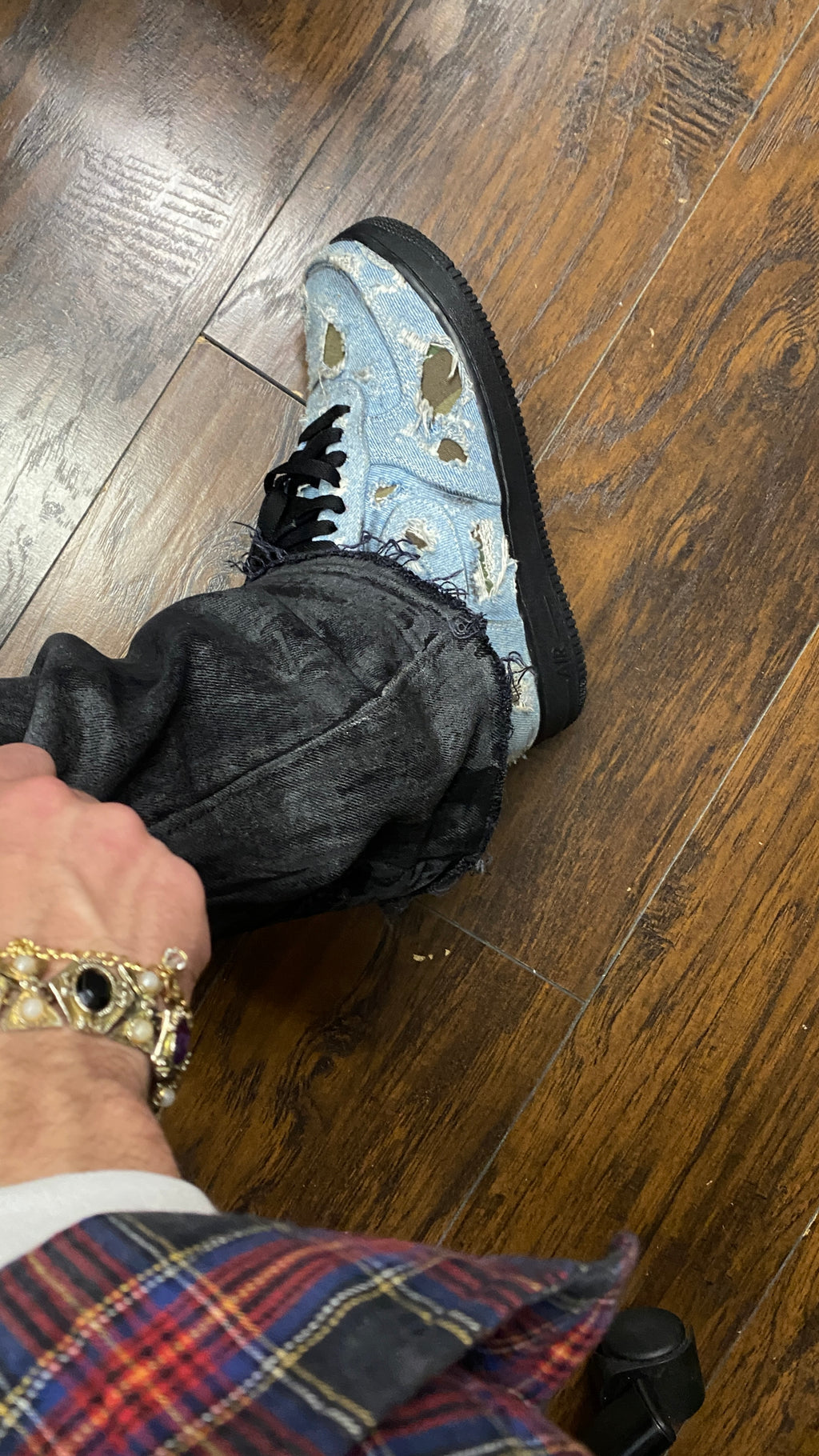 [Hybrid 004] AF-1