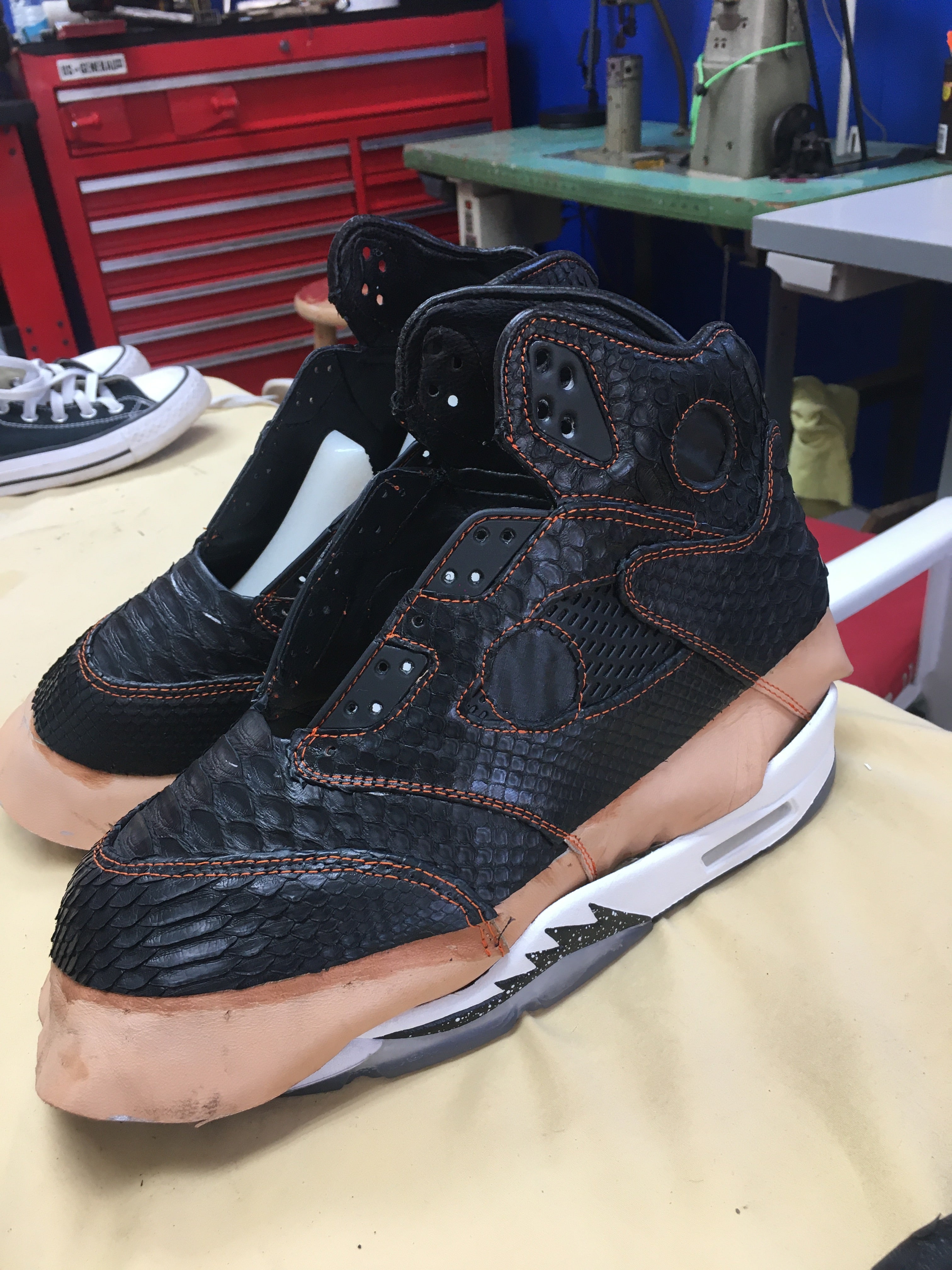 Jordan 5 x Off White "Vlone" Concept