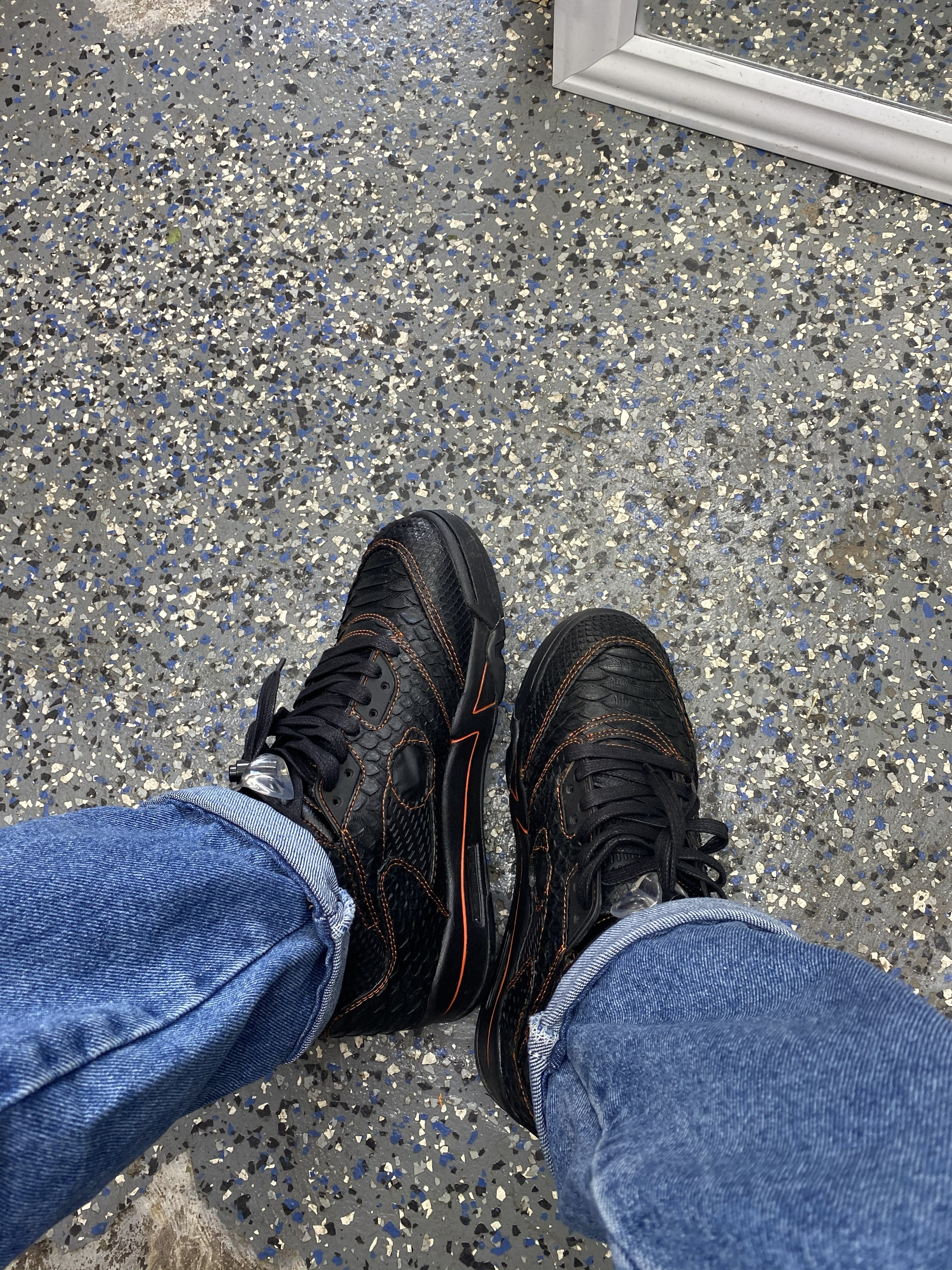 Jordan 5 x Off White "Vlone" Concept
